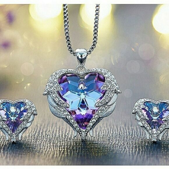 🎉HP🎉 Angel Wings - Picture 1 of 7